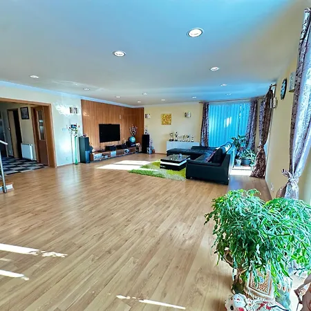 Villa Cozy Vestec (Prague-West)
